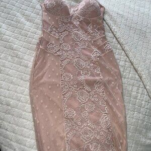 Pink Lacy Body-Con Fashion Nova (L)